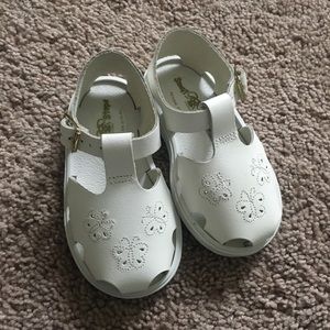 White leather shoes size5